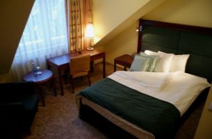 noclegi pokoje apartamenty restauracja hotel WILGA Polska Katowice lotnisko